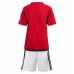 Billiga Manchester United Barnkläder Hemma fotbollskläder till baby 2023-24 Kortärmad (+ Korta byxor)